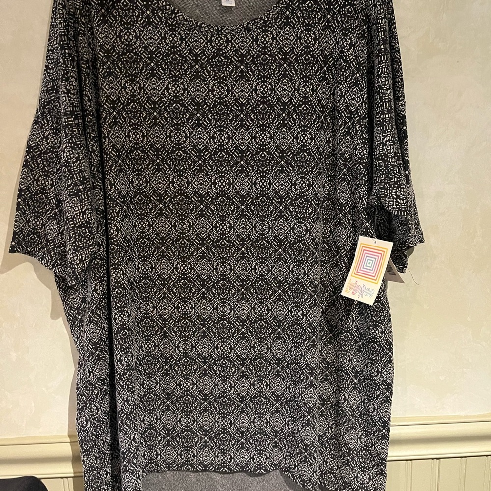 LuLaRoe Black & White Abstract Print Tunic